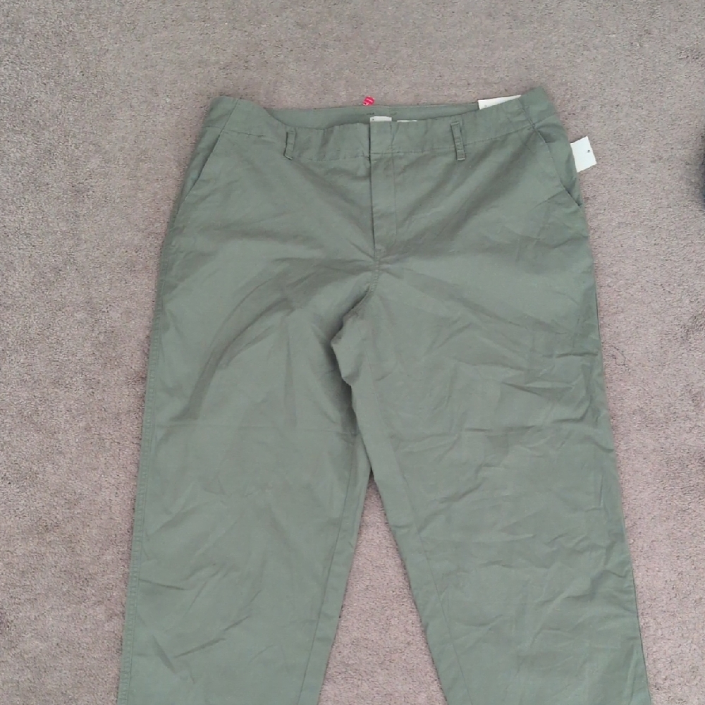 a new day Women's Olive Cropped Pants